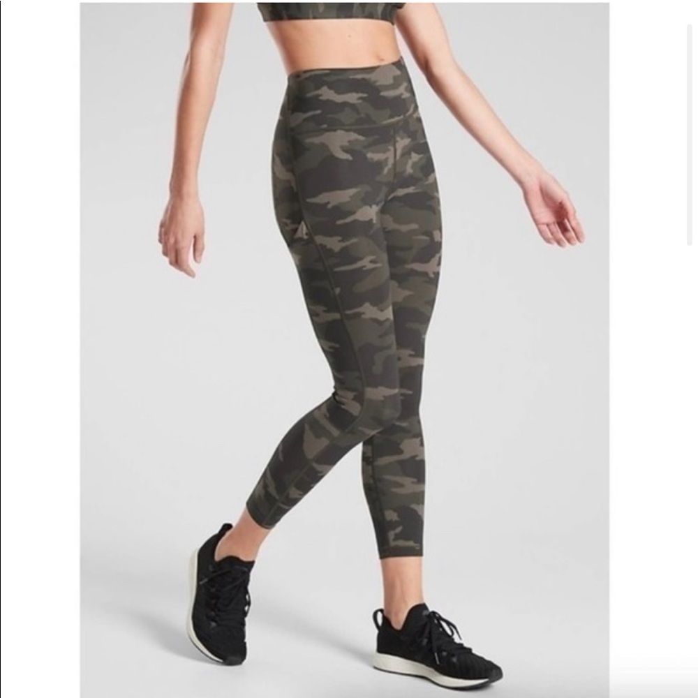 Athleta Ultimate Stash Pocket Camo 7/8 Tight Olive Size 1X and 2X NWT - Picture 5 of 11